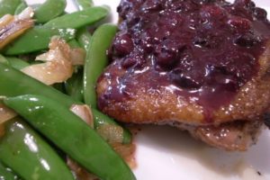 By Naotake Murayama from San Francisco, CA, USA (Duck Roast with Blueberry Sauce, Side of Snap Peas) [CC BY 2.0 (http://creativecommons.org/licenses/by/2.0)], via Wikimedia Commons